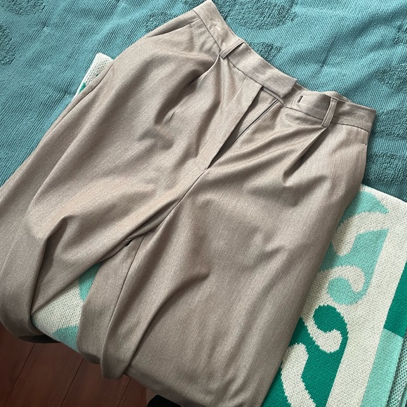 SOLD 🤍Djerf Avenue Favorite Pants Oat - Picture 3 of 5